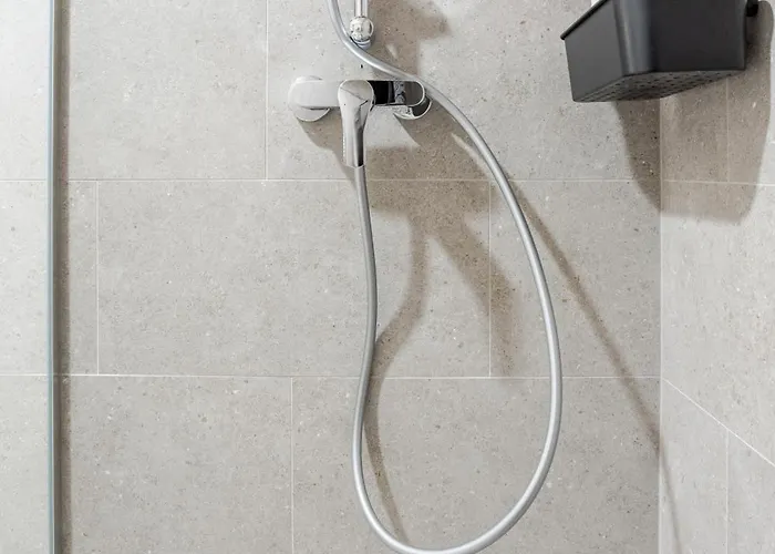 Waterfront - Na Vodi - Sensa